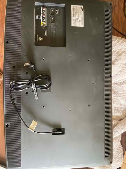 Photo of free Samsung 34” TV (1304 Sanderson Road Chesp) #2