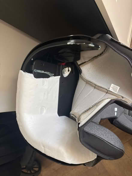 Photo of free Child car seat (Ruislip HA4) #2