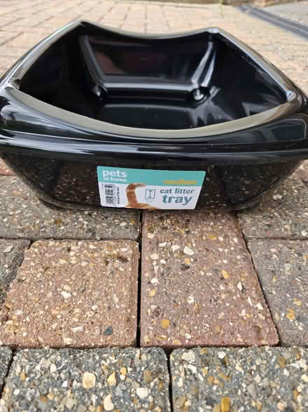 Photo of free Brand new litter tray & litter (EX8) #1