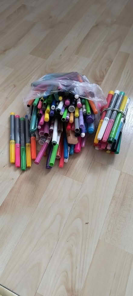 Photo of free Coloured pens (Malvern Link WR14) #1