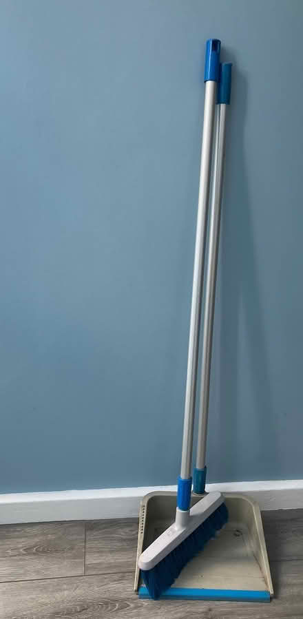 Photo of free Long handled dustpan and brush (Bournville B30) #2