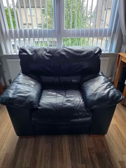 Photo of free Black/blue comfy chair (Dunfermline KY11) #1