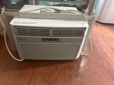 Photo of free AC (Woodbridge) #1