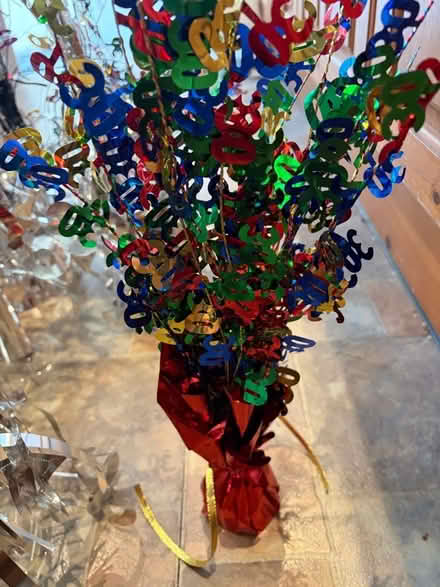 Photo of free 30th Birthday table decorations (Ash GU12) #3