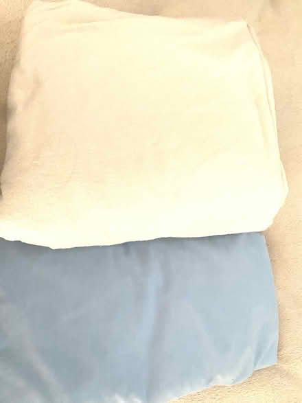 Photo of free 2 x king size sheets (Gosport PO12) #2