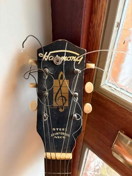 Photo of free Harmony acoustic guitar (Tilehurst RG30) #2