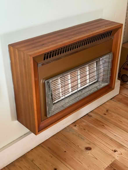 Photo of free Retro gas heater (20 Edinburgh road E13) #4