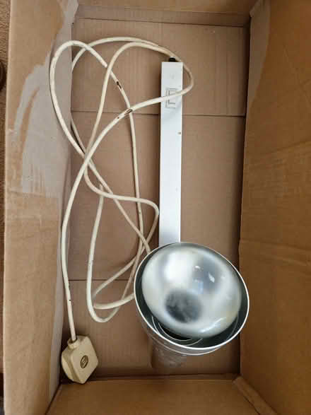 Photo of free Wall light on vertical bar (Woodley RG5) #1