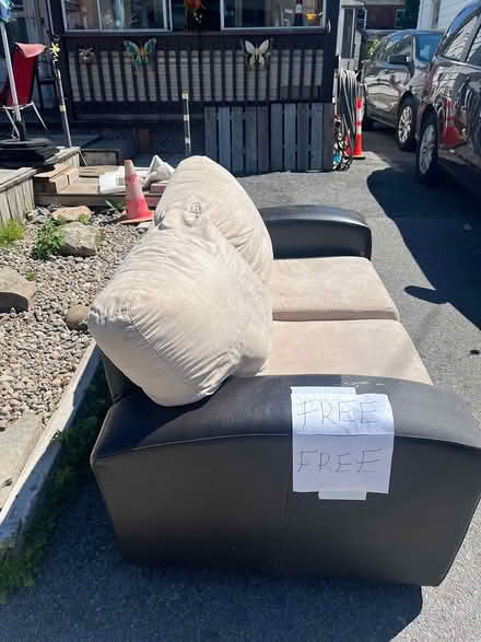 Photo of free couch (Hintonburg) #1