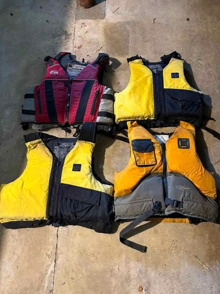 Photo of free Life vests - set of four (4) (Middletown) #1