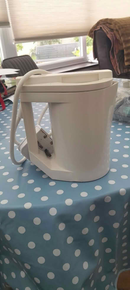 Photo of free Travel iron, travel hairdryer and travel kettle (Whitegrove RG42) #2