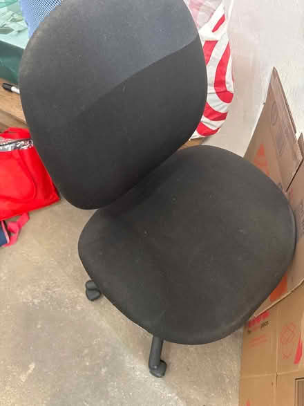 Photo of free Desk chair (Shrewsbury, MA) #1