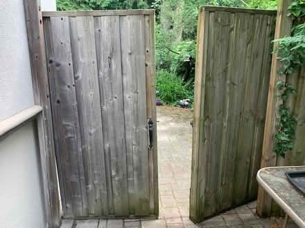 Photo of free Gate (Old Mill area, Bloor/Jane) #1
