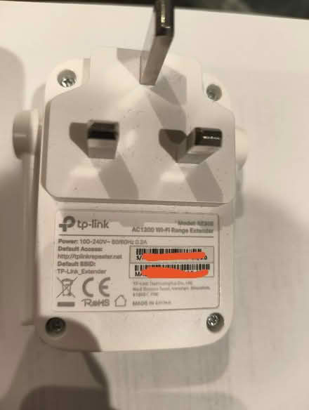 Photo of free WiFi extender TP Link RE305 (Weybridge KT13) #1