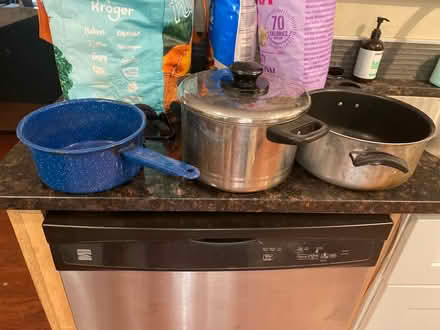 Photo of free Pots (Montebello) #1