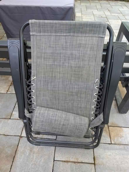 Photo of free Zero-Gravity Lounge Chair (Brant and QEW) #1