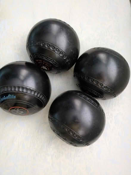 Photo of Lawn bowls size 0 (Thanet CT8) #1