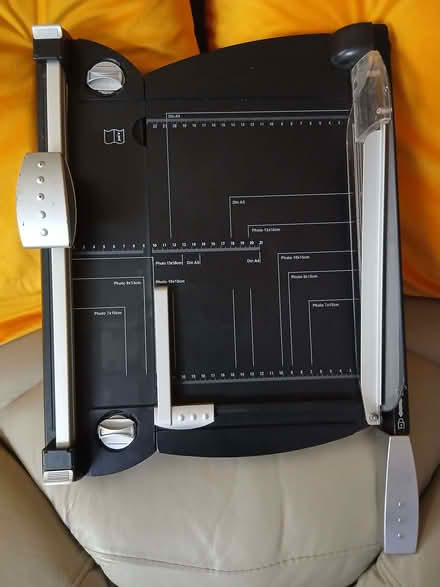 Photo of free Paper and Card Cutter (Drum Brae EH4) #1