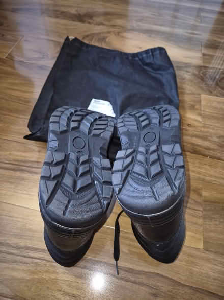 Photo of free Size 11 safety boots (Trowbridge BA14) #3
