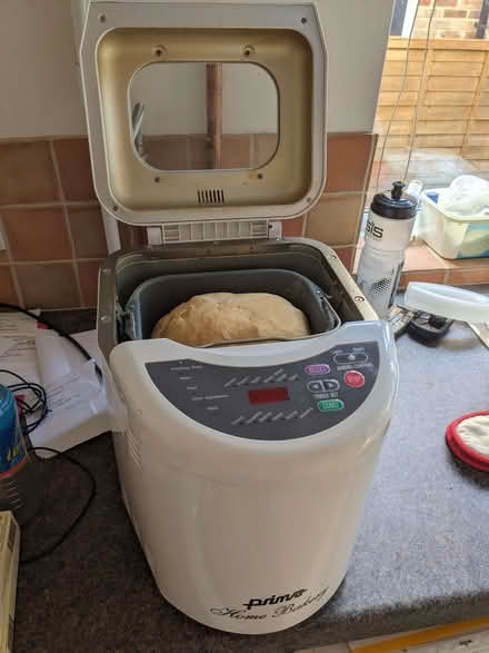 Photo of free Prima Breadmaker - works with assistance! (Sainsburys GL52) #2