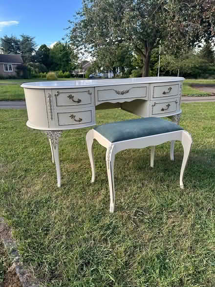 Photo of free Dressing Table chest of drawers (Empingham Le15) #2