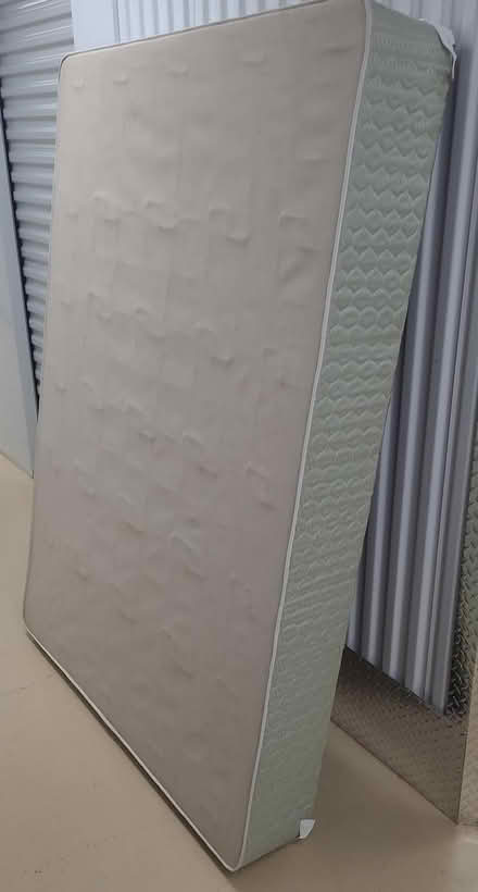 Photo of free Boxspring (Kanata Centrum) #1