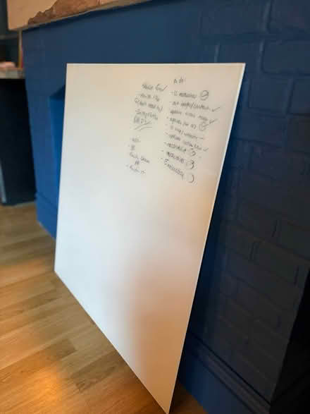 Photo of free White glass (whiteboard) (Chesterfield S41) #1