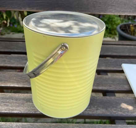 Photo of free Tin container with handle (Welling DA16) #1