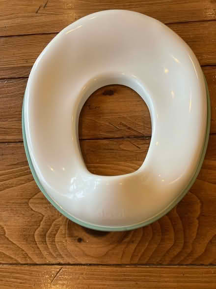 Photo of free Toddler toilet seat barely used (Havertown) #1