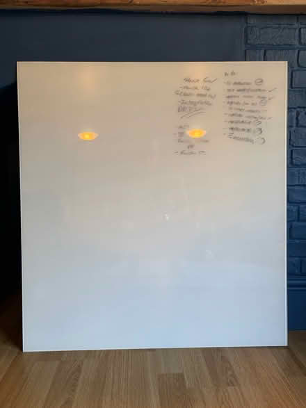 Photo of free White glass (whiteboard) (Chesterfield S41) #2