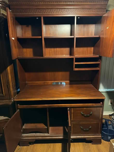 Photo of free Beautiful antique wood desk (33317) #2