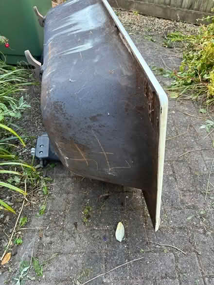 Photo of free Cast Iron 1930's bath (Winchester SO22) #2
