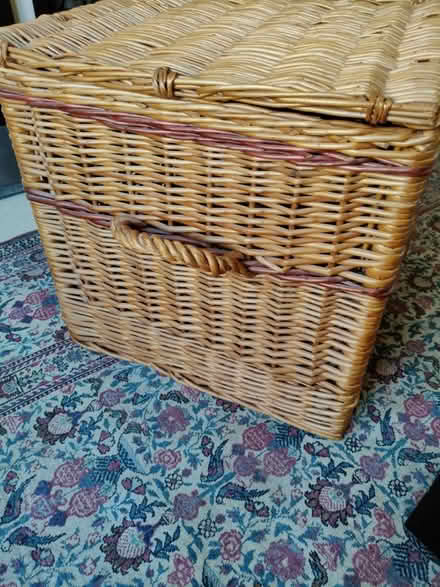Photo of free Wicker hamper picnic basket (Jericho OX2) #4