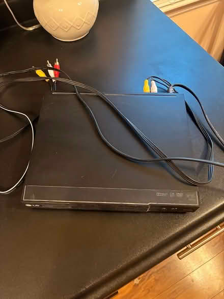 Photo of free Dvd player (Saugerties) #2