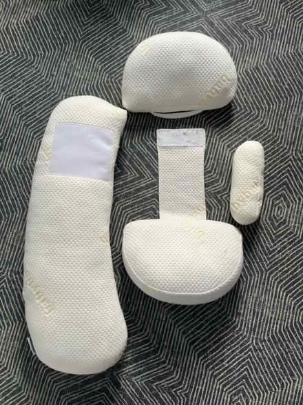 Photo of free Babybub pregnancy pillow (Clapham South) #2
