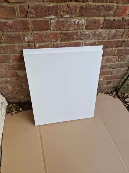 Photo of free 7 Garcinia 600. X 700 gloss white doors (Muswell Hill N10) #1