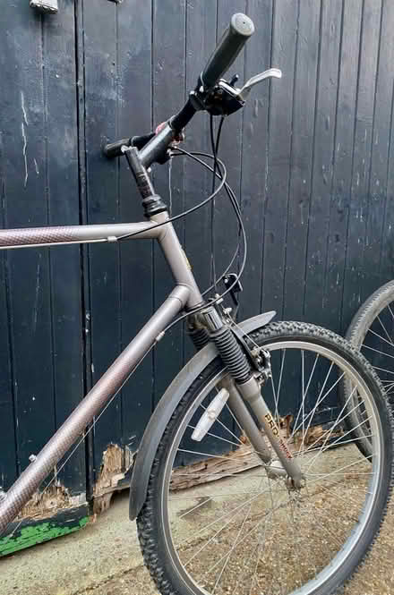 Photo of free Raleigh men’s bike (SW18) #4