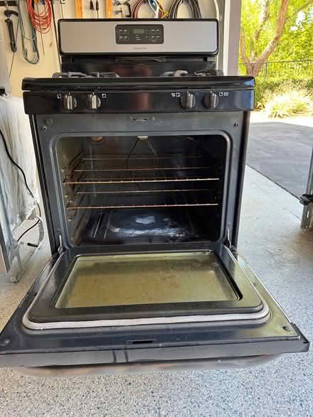 Photo of free Frigidair Gas Range (Trabuco Canyon) #2