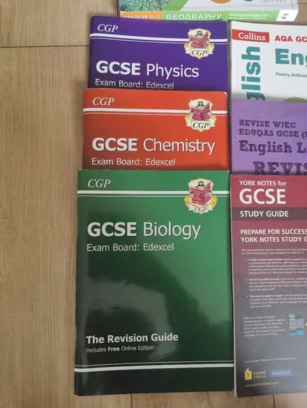 Photo of free GCSE Books (Woodcote SM6) #2