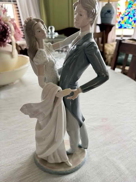 Photo of free LLadro figurine Bride and Groom (Telford) #1