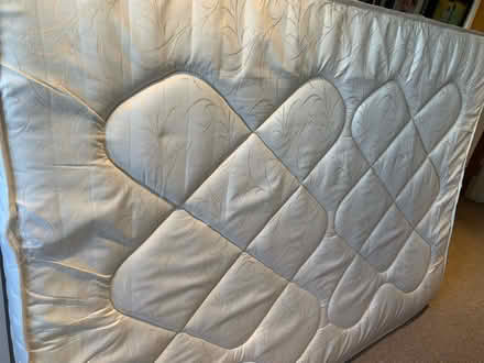 Photo of free Double mattress - clean, no stains (Northchurch HP4) #3
