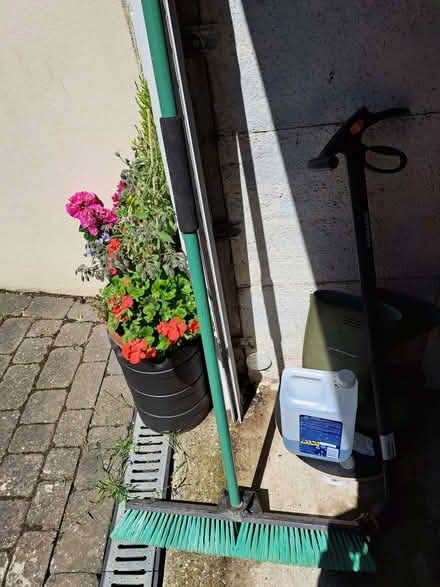 Photo of free Yard broom (Abbey Wood DA17) #1