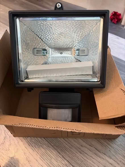 Photo of free 400W Floodlight (Saltney Ferry CH4) #1
