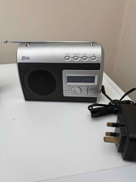 Photo of free Radio (Corringham SS17) #1