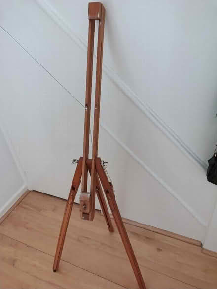 Photo of free Tripod easel (Shinfield RG2) #1