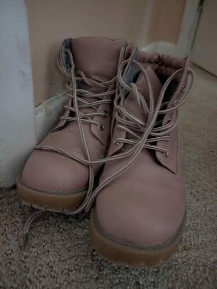 Photo of free Pink boots (Carling) #1