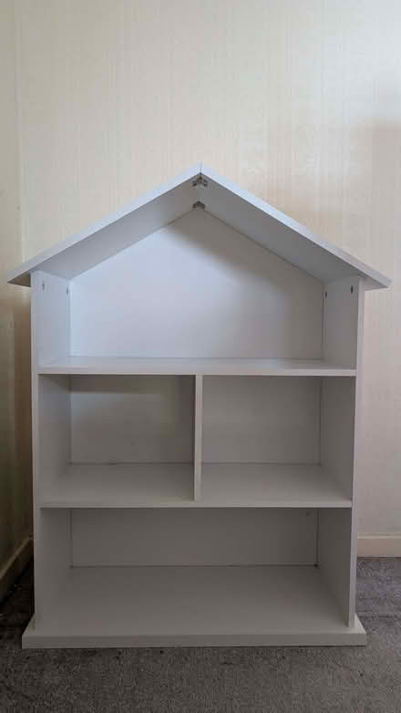 Photo of free House shaped bookshelf/dolls house (Priestwood RG42) #1