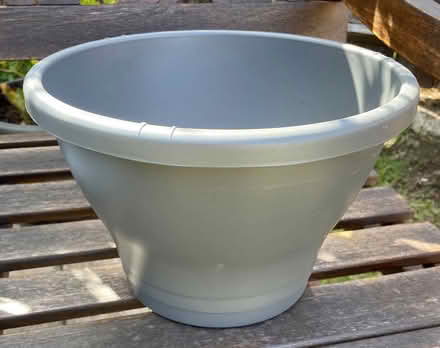 Photo of free Plant pots (Welling DA16) #1