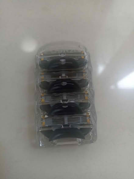 Photo of free Gillette Fusion5 razor blade refill (Richmond upon Thames TW10) #2