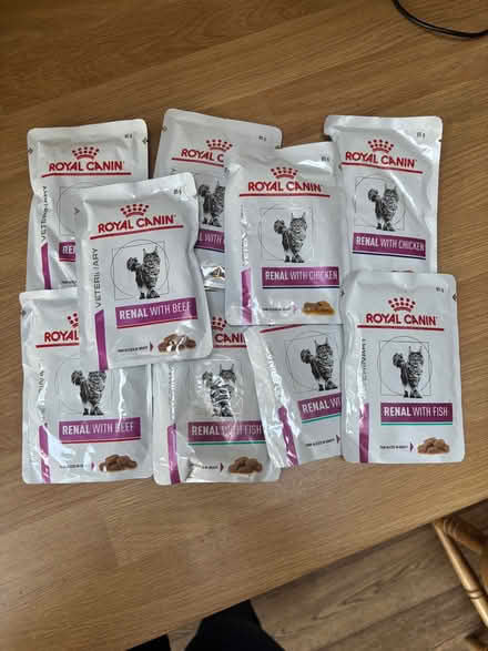 Photo of free Royal Canin dry food and sachets (Twickenham TW2) #2